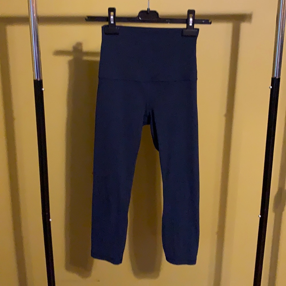 Lulu align super high rise 23” crop